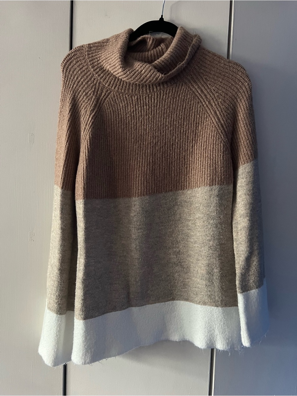 Colorblock Turtleneck Sweater in Taupe, Gray & White